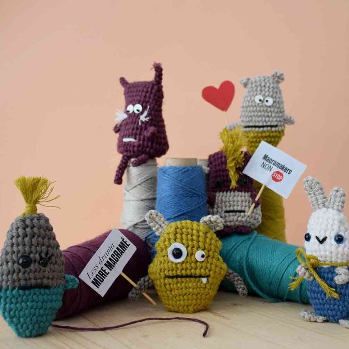 PORTADA MUÑECOS UGLY