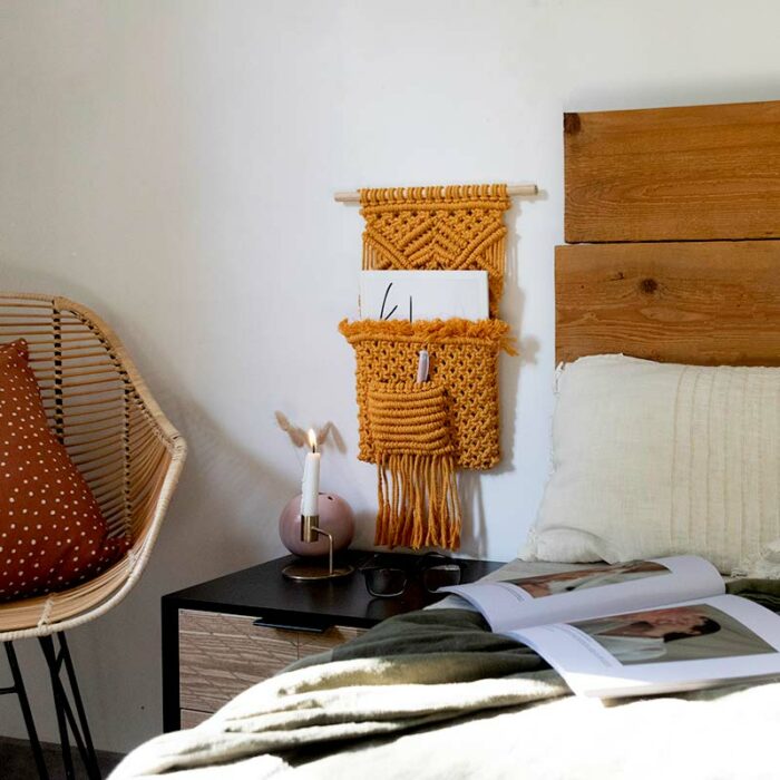 Revistero pared macramé