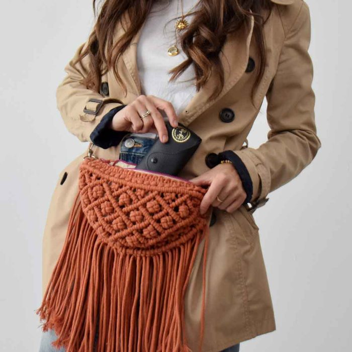 riñonera macrame detalle gafas