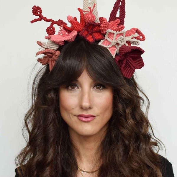 yo con diadema macrame